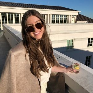 Meet your Posher, Kelly